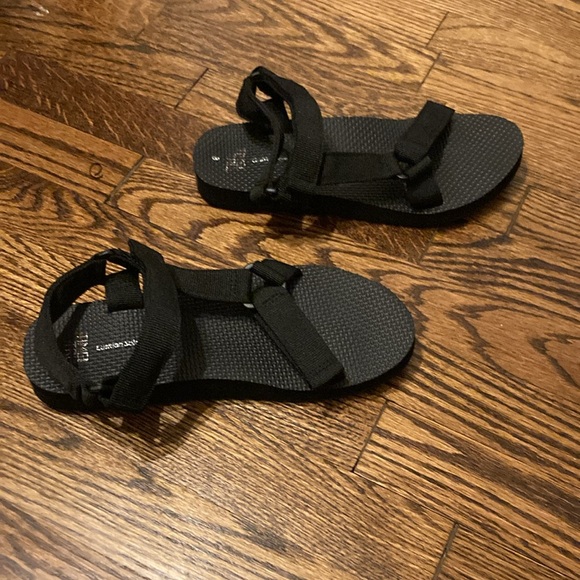 Black Strapped Sport Sandals Women’s Size 8 by Time and Tru - Picture 3 of 3